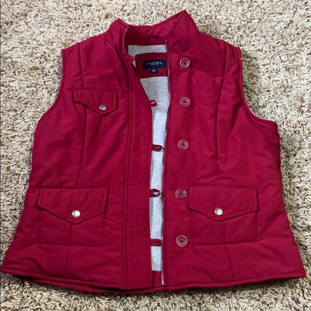 RED SONOMA BUTTON/ZIPPER VEST